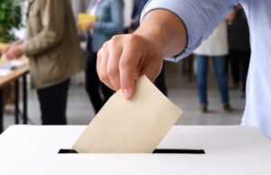 Seggi aperti dalle 7 per le amministrative, voto fino alle 15 Seggi aperti dalle 7 per le amministrative, voto fino alle 15