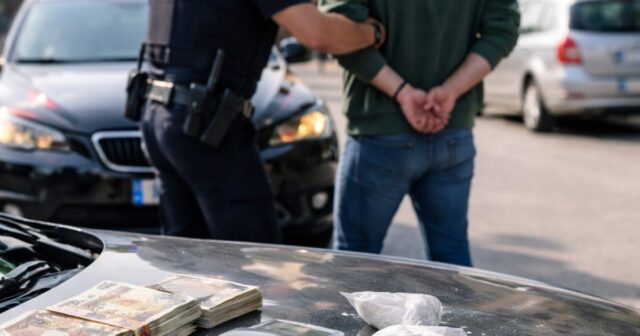 Spaccio di cocaina, arrestato un uomo a Roseto degli Abruzzi Spaccio di cocaina, arrestato un uomo a Roseto degli Abruzzi