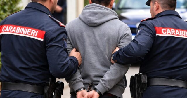 Arrestato a Sant'Egidio per minacce al padre e aggressione ai carabinieri Arrestato a Sant'Egidio per minacce al padre e aggressione ai carabinieri