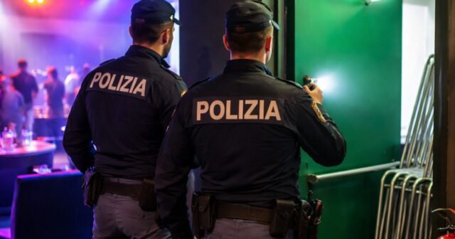 Controllo di sicurezza in discoteca ad Alba Adriatica: denunciato il titolare Controllo di sicurezza in discoteca ad Alba Adriatica: denunciato il titolare