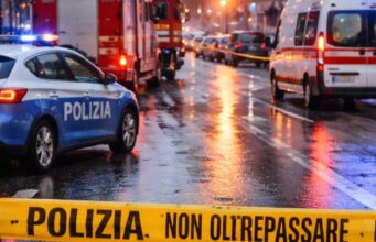 Incendio doloso distrugge due furgoni elettrici a Vasto Incendio doloso distrugge due furgoni elettrici a Vasto