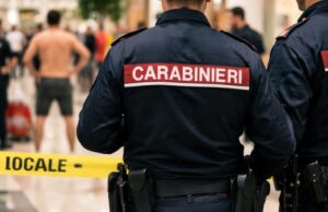 Un 29enne si spoglia in un centro commerciale dell’Aquila Un 29enne si spoglia in un centro commerciale dell'Aquila