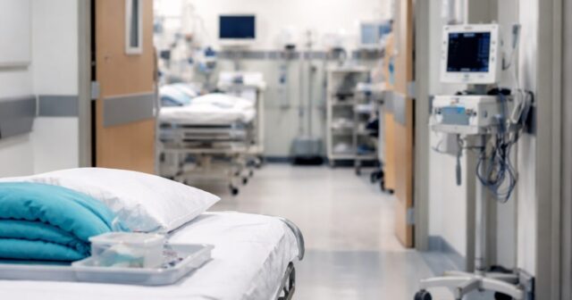 Bambino di tre anni gravemente ferito in un incidente montano a Cortino Bambino di tre anni gravemente ferito in un incidente montano a Cortino