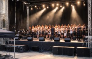 Collaborazione tra istituzioni e imprese per le prove della Notte dei Serpenti a Teramo Collaborazione tra istituzioni e imprese per le prove della Notte dei Serpenti a Teramo