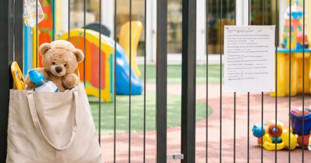 Proteste di una madre per l'esclusione dal servizio pomeridiano all'asilo nido