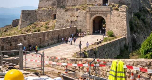 Riapertura della Fortezza di Civitella del Tronto: incertezze per i lavoratori Riapertura della Fortezza di Civitella del Tronto: incertezze per i lavoratori