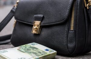 Un giovane ruba la borsa di una ragazza e chiede un riscatto di 100 euro Un giovane ruba la borsa di una ragazza e chiede un riscatto di 100 euro