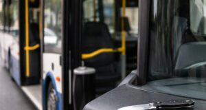 Uomo di Atri minaccia autista di bus a Napoli con un coltello Uomo di Atri minaccia autista di bus a Napoli con un coltello