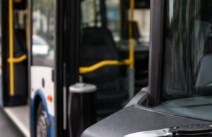 Uomo di Atri minaccia autista di bus a Napoli con un coltello Uomo di Atri minaccia autista di bus a Napoli con un coltello