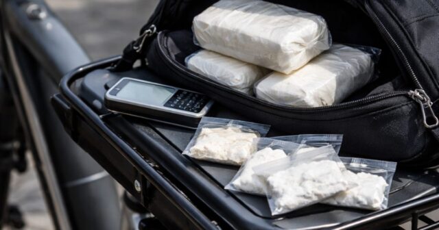 Arrestato un giovane per spaccio di cocaina a bordo di una bici elettrica Arrestato un giovane per spaccio di cocaina a bordo di una bici elettrica