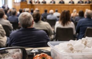 Assemblea pubblica a Bellante per affrontare i danni della grandinata Assemblea pubblica a Bellante per affrontare i danni della grandinata