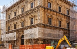 Inizio dei lavori di restauro per un palazzo nel centro storico di Teramo Inizio dei lavori di restauro per un palazzo nel centro storico di Teramo