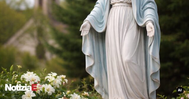 Vandali decapitano la statua della Madonna a Coppito Vandali decapitano la statua della Madonna a Coppito